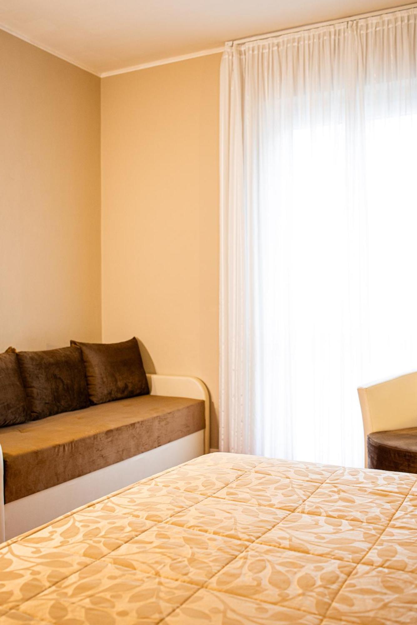 Hotel Italia Леричі Екстер'єр фото
