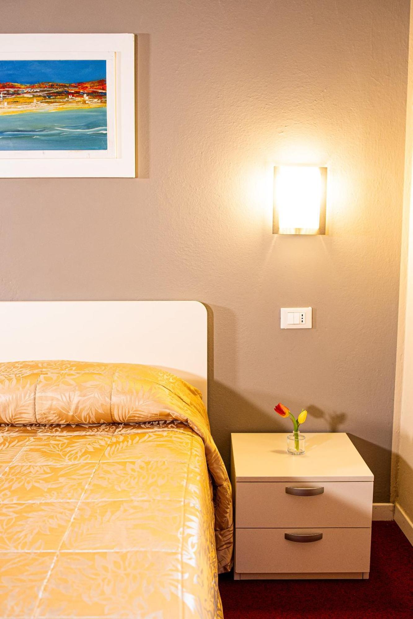 Hotel Italia Леричі Екстер'єр фото