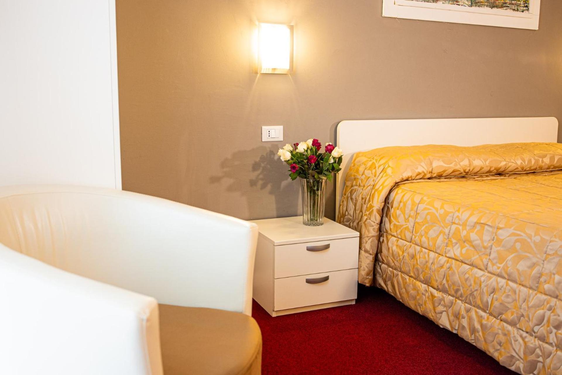 Hotel Italia Леричі Екстер'єр фото