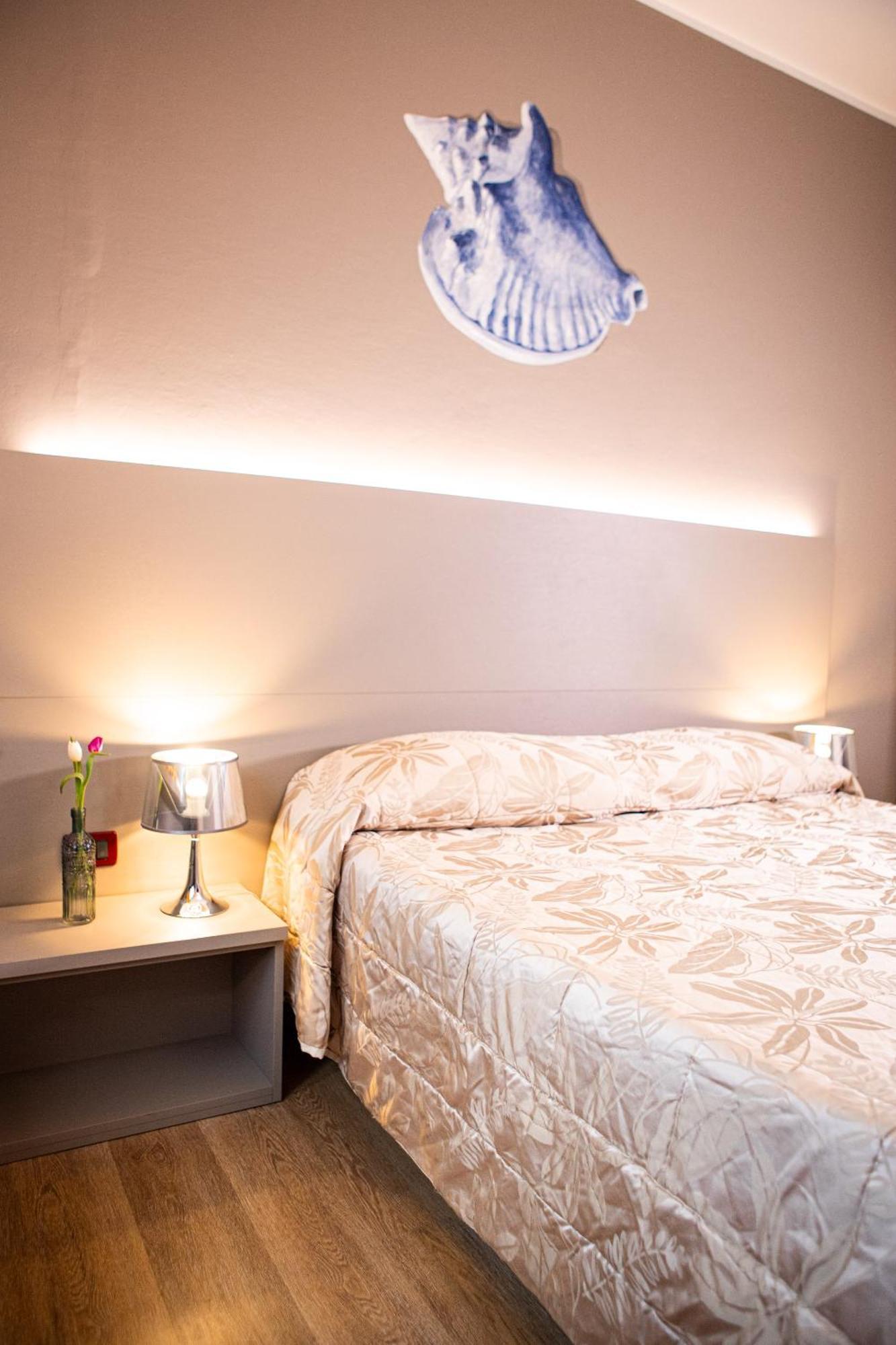 Hotel Italia Леричі Екстер'єр фото
